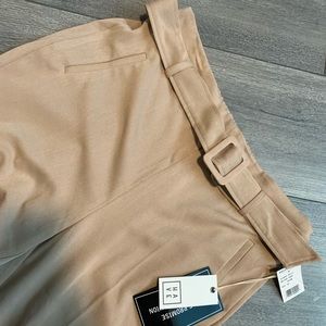 Relaxed fit Business casual belt pants . Woman’s L